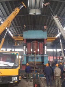 四千吨油压机主体安装竣工-环冠集团